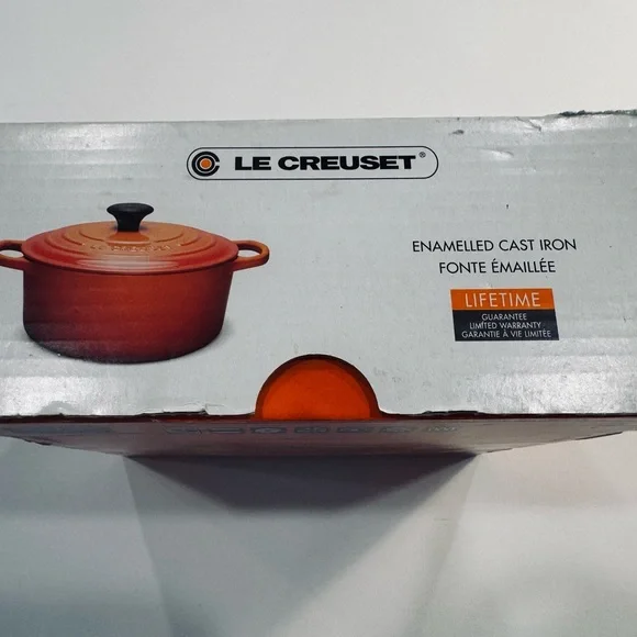 NWT cast iron Cerise Le Creuset Signature Round Stew Pot 2.5 US QTs - Picture 7 of 11